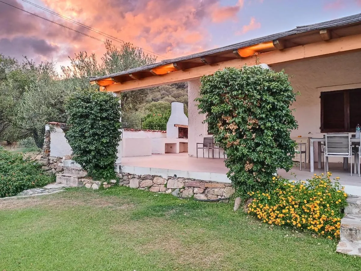 Tipica Villa Gallurese In Costa Smeralda Cugnana